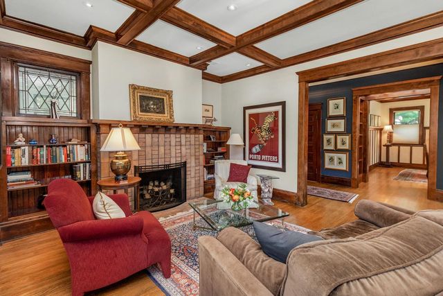 1825 Summit Avenue, Saint Paul, MN 55105