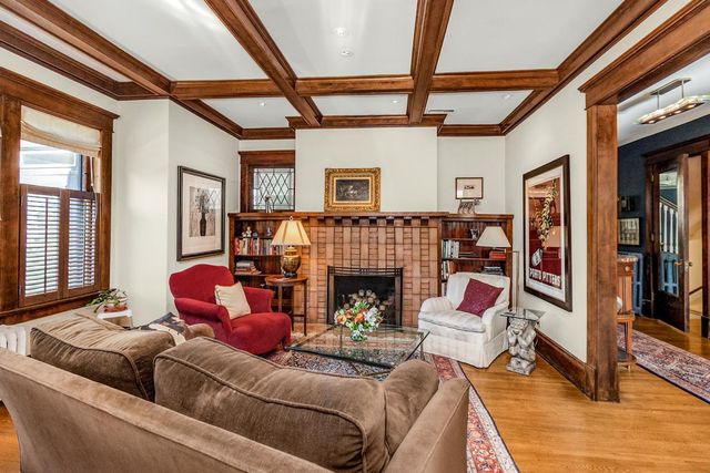 1825 Summit Avenue, Saint Paul, MN 55105