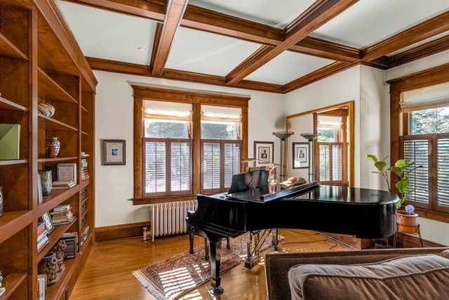 1825 Summit Avenue, Saint Paul, MN 55105