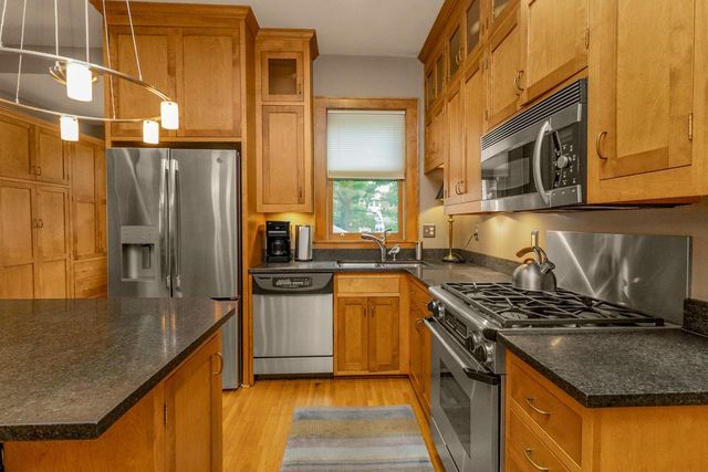 1825 Summit Avenue, Saint Paul, MN 55105