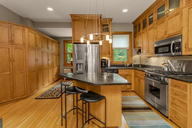 1825 Summit Avenue, Saint Paul, MN 55105