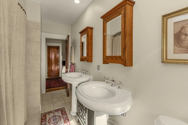 1825 Summit Avenue, Saint Paul, MN 55105
