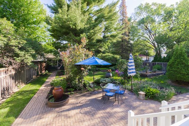 1825 Summit Avenue, Saint Paul, MN 55105