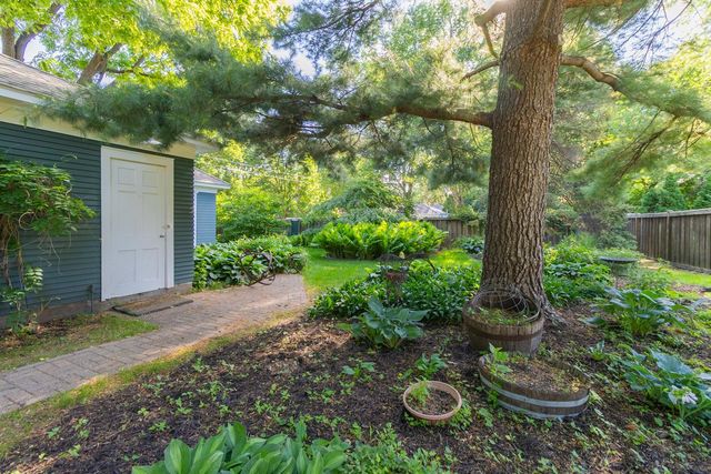 1825 Summit Avenue, Saint Paul, MN 55105