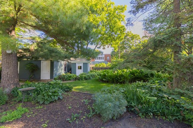 1825 Summit Avenue, Saint Paul, MN 55105