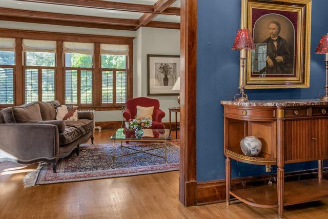 1825 Summit Avenue, Saint Paul, MN 55105