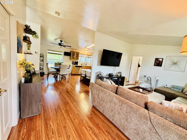 98190 GAVIN Ln, Brookings, OR 97415