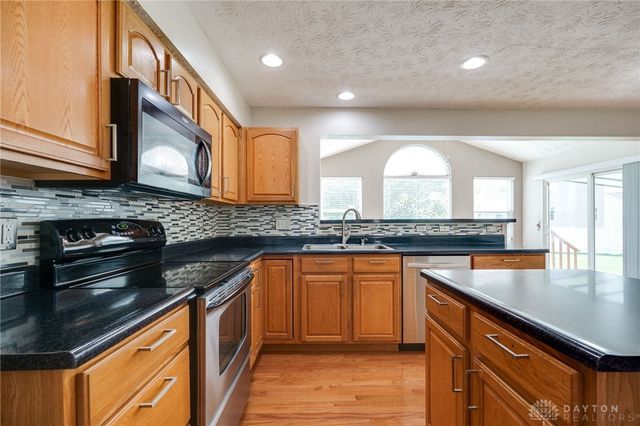 4572 Keeneland Court, Huber Heights, OH 45424