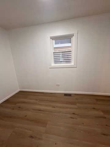 3741 S UNION Avenue, Chicago, IL 60609