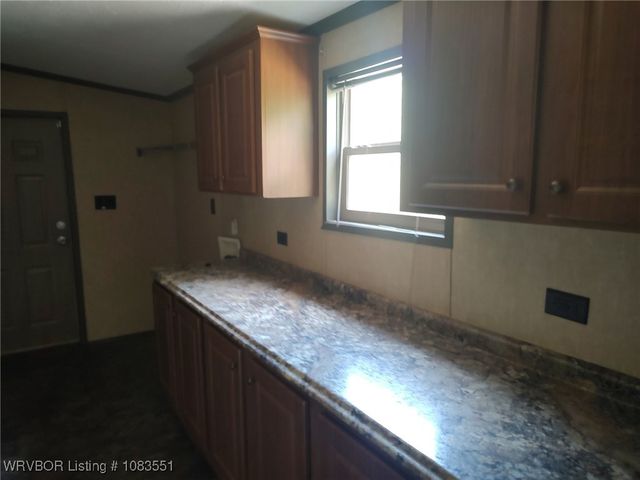 911 S 5th Street, Bonanza, AR 72916