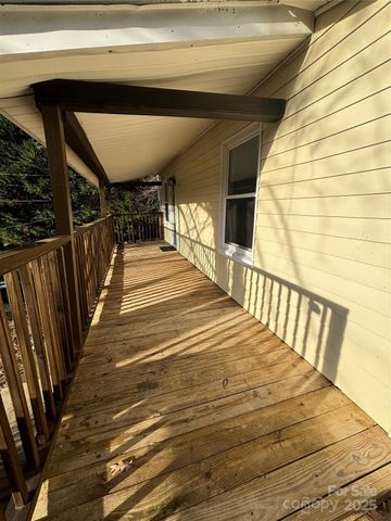 30 Porter Street, Tryon, NC 28782