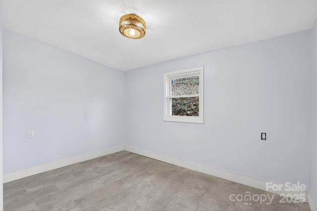 30 Porter Street, Tryon, NC 28782