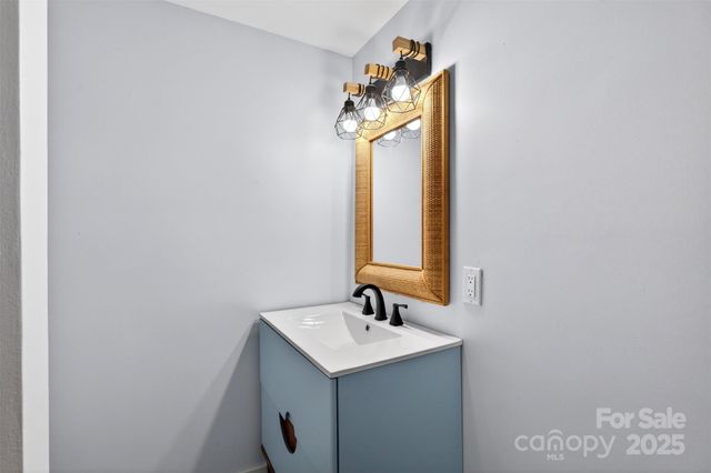 30 Porter Street, Tryon, NC 28782