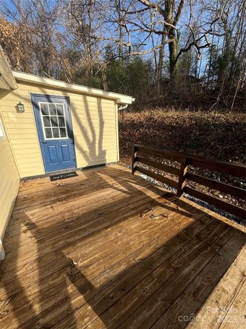 30 Porter Street, Tryon, NC 28782