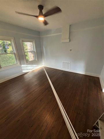 30 Porter Street, Tryon, NC 28782