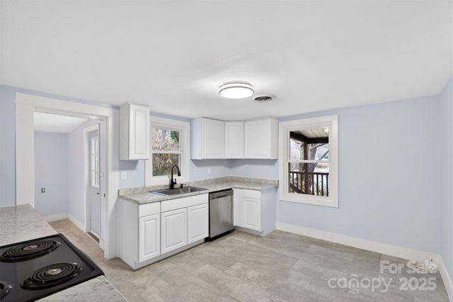 30 Porter Street, Tryon, NC 28782