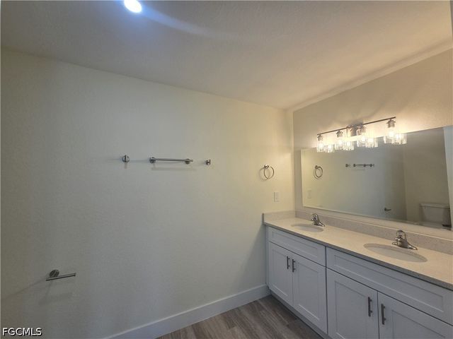 51 Wilmington PKWY, Cape Coral, FL 33993