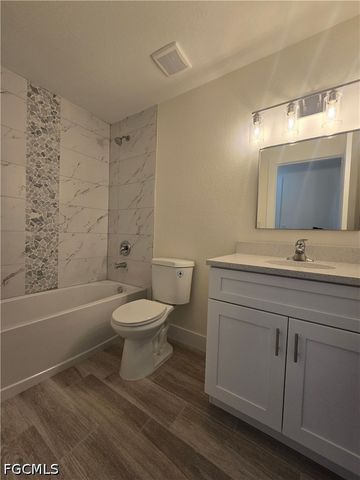 51 Wilmington PKWY, Cape Coral, FL 33993