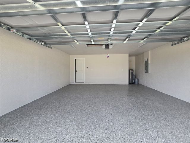 51 Wilmington PKWY, Cape Coral, FL 33993