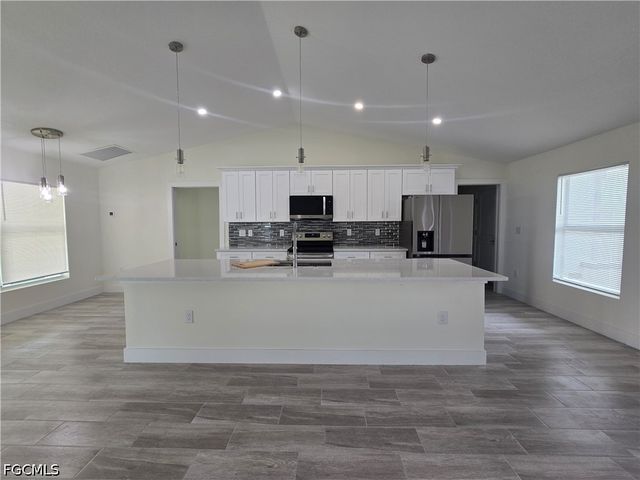 51 Wilmington PKWY, Cape Coral, FL 33993