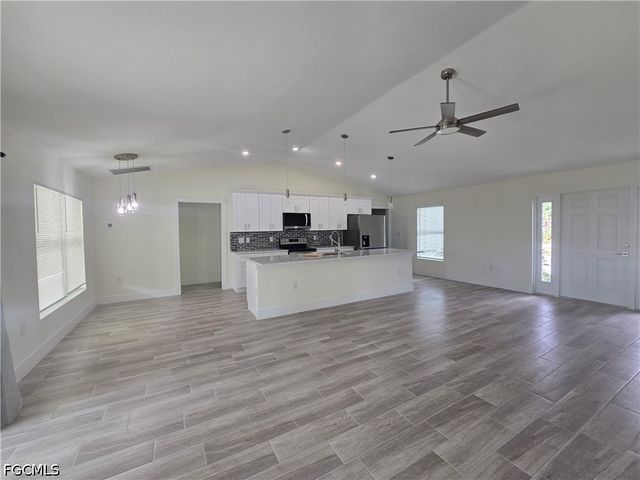 51 Wilmington PKWY, Cape Coral, FL 33993