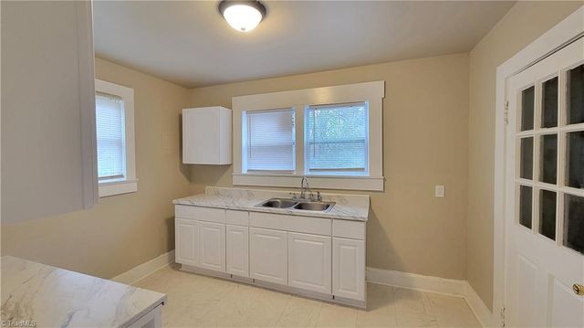 1009 Logan Street, Greensboro, NC 27406