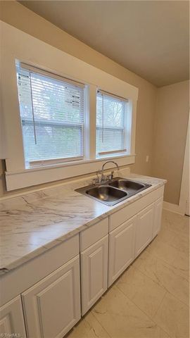 1009 Logan Street, Greensboro, NC 27406