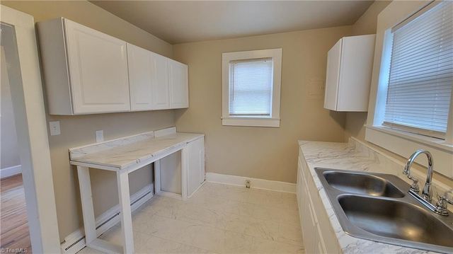 1009 Logan Street, Greensboro, NC 27406