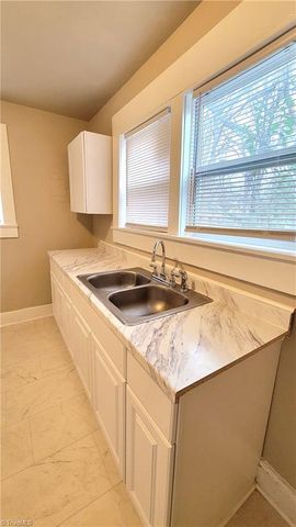 1009 Logan Street, Greensboro, NC 27406