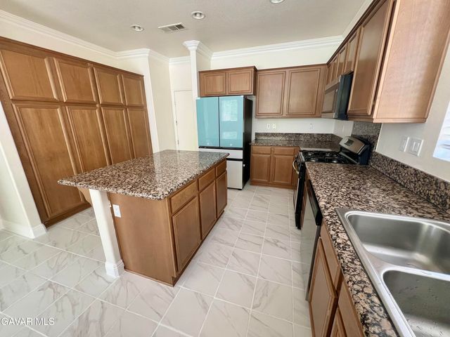 4564 Jewel Drive, Lancaster, CA 93536