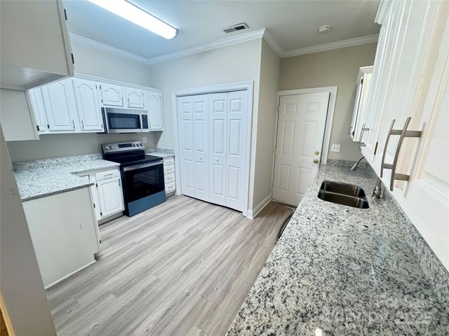 606 Camrose Circle NE, Concord, NC 28025