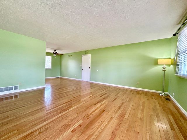 1187 Parkers Mill Road, Somerset, KY 42501