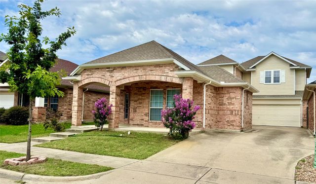 2639 Blackstone Drive, Grand Prairie, TX 75052