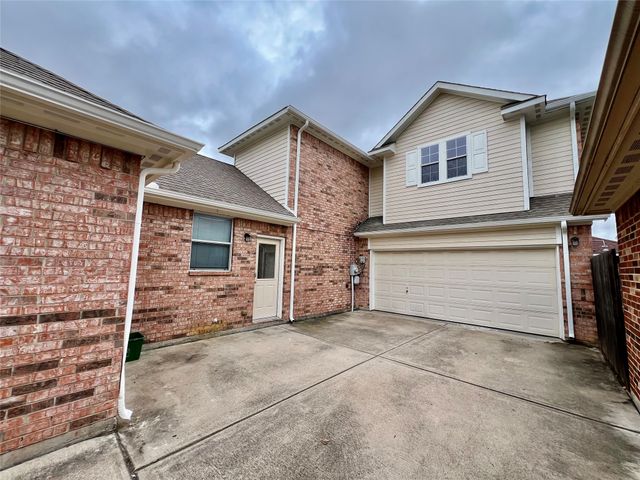 2639 Blackstone Drive, Grand Prairie, TX 75052