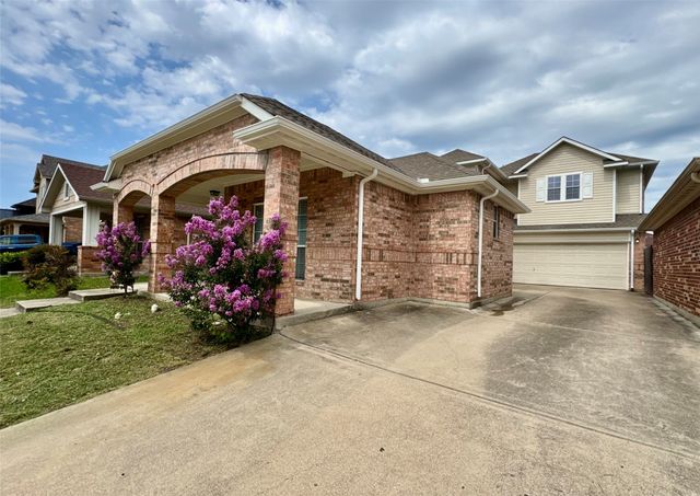 2639 Blackstone Drive, Grand Prairie, TX 75052