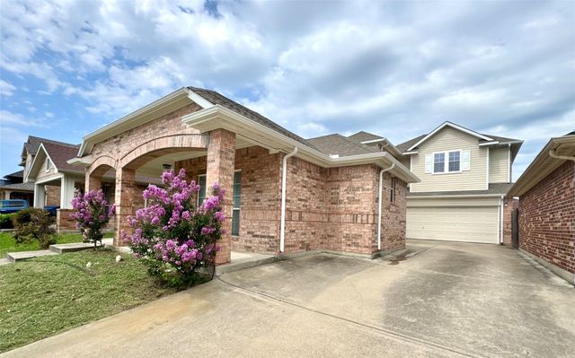 2639 Blackstone Drive, Grand Prairie, TX 75052