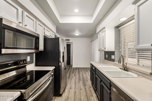 8227 E Nopal Avenue, Mesa, AZ 85209