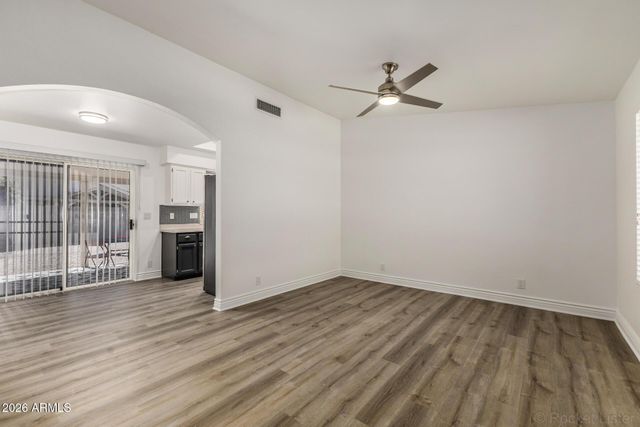 8227 E Nopal Avenue, Mesa, AZ 85209