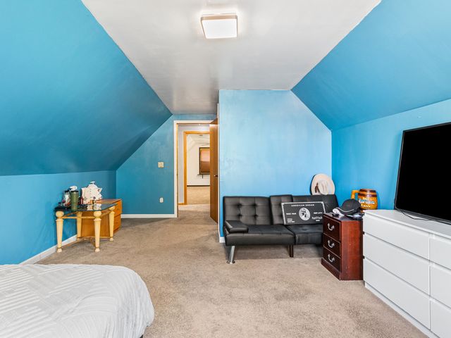 215 Fernwood Road, Montgomery, IL 60538