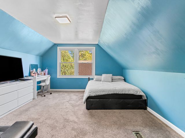 215 Fernwood Road, Montgomery, IL 60538