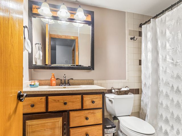 215 Fernwood Road, Montgomery, IL 60538