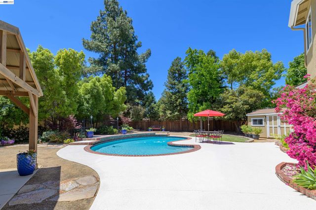 4183 Hall Ct, Pleasanton, CA 94566