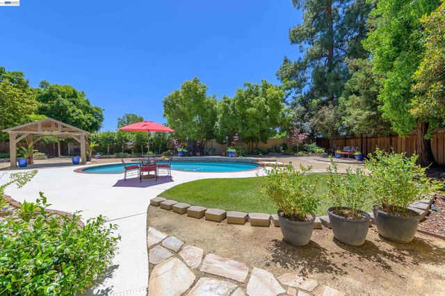 4183 Hall Ct, Pleasanton, CA 94566