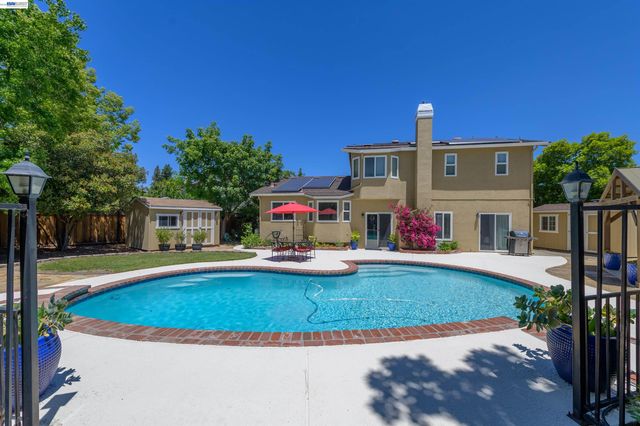 4183 Hall Ct, Pleasanton, CA 94566