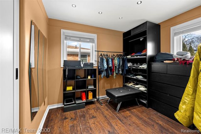 6336 Cambourne Road, Dearborn Heights, MI 48127