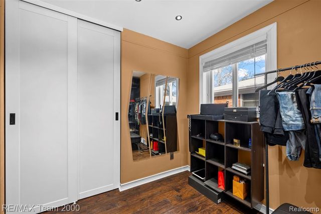 6336 Cambourne Road, Dearborn Heights, MI 48127