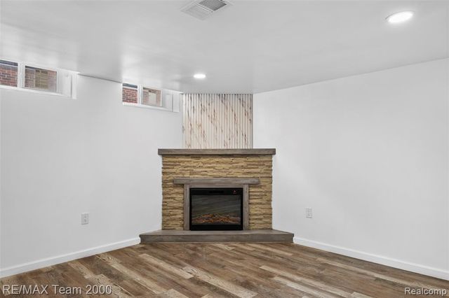 6336 Cambourne Road, Dearborn Heights, MI 48127