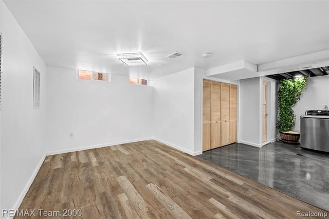 6336 Cambourne Road, Dearborn Heights, MI 48127