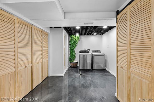 6336 Cambourne Road, Dearborn Heights, MI 48127