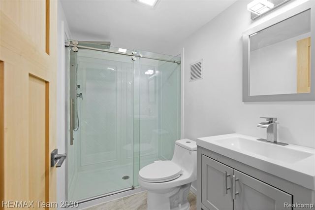 6336 Cambourne Road, Dearborn Heights, MI 48127